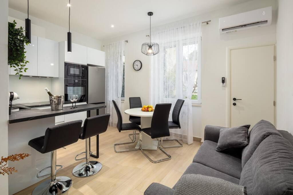 Apartman Drago 4* - 2 Minutes From The Town Centre Split Exterior foto