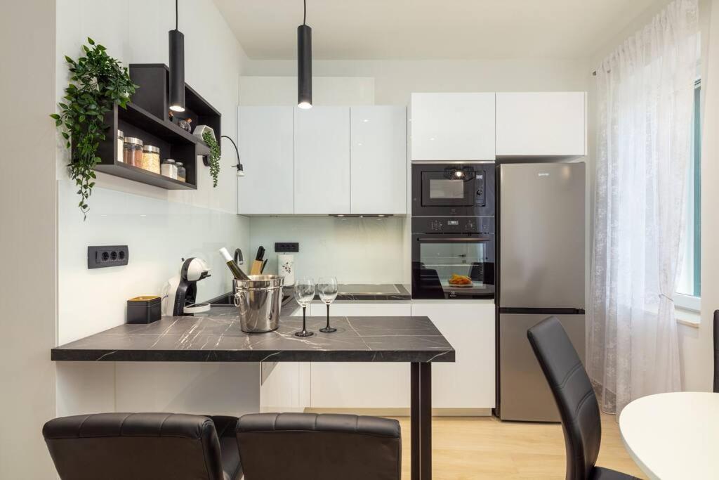 Apartman Drago 4* - 2 Minutes From The Town Centre Split Exterior foto